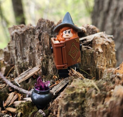 Zara Vexwood mixes up a batch of her special brew before the big battle. 